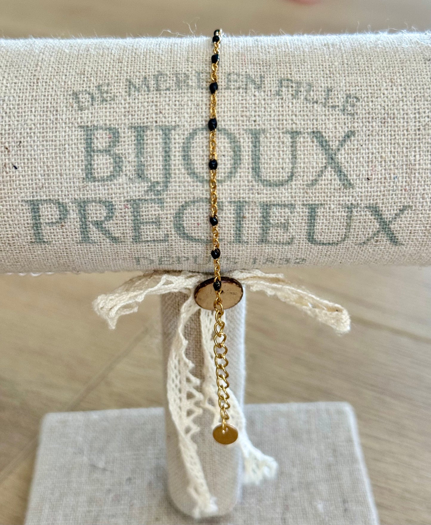 Bracelet petites perles noires LOUNA