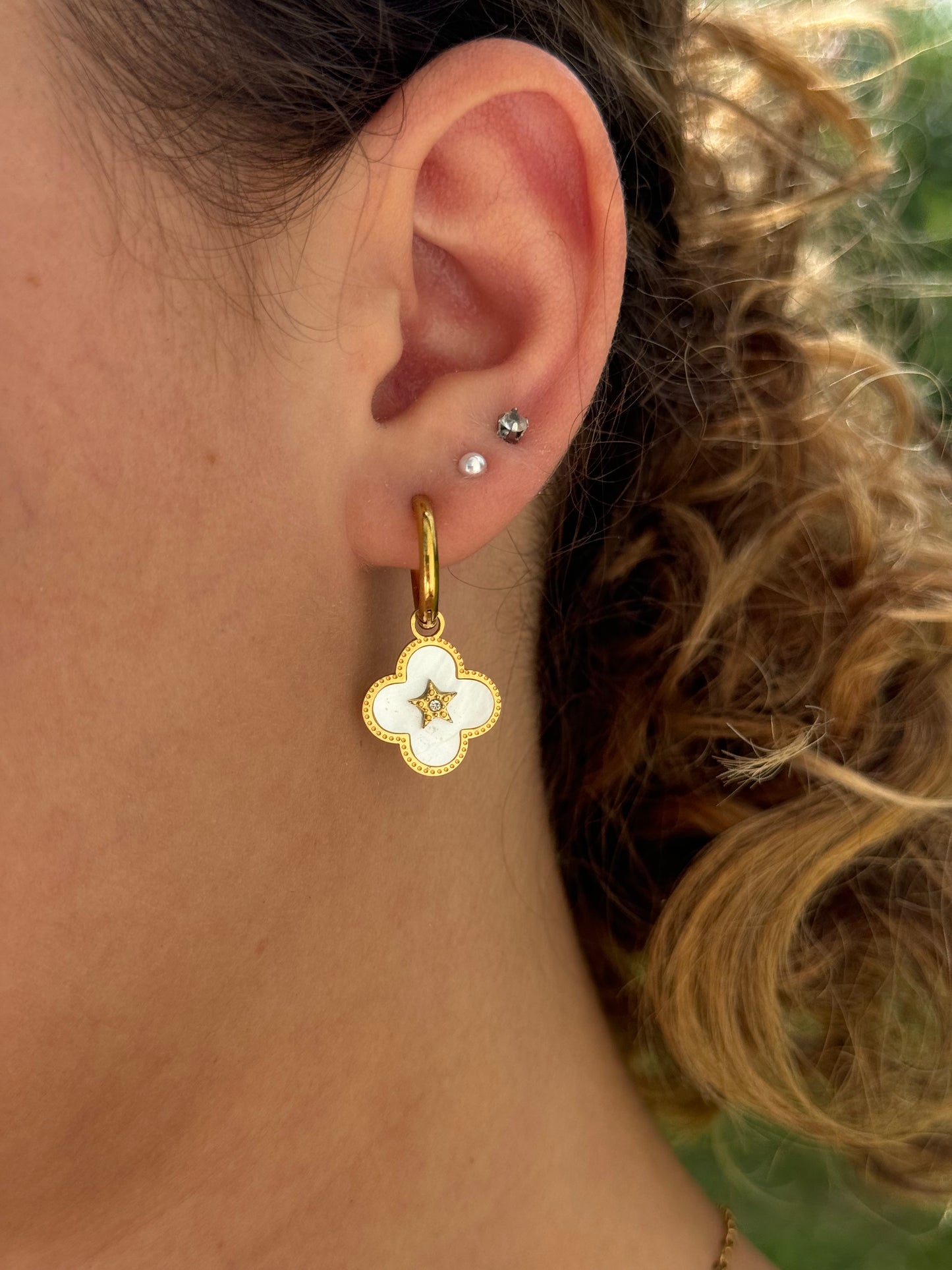 Boucles d'oreilles Blanches LAURA